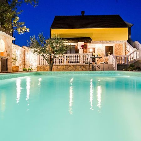 Holiday Home Iva With Pool Sukošan Exteriér fotografie