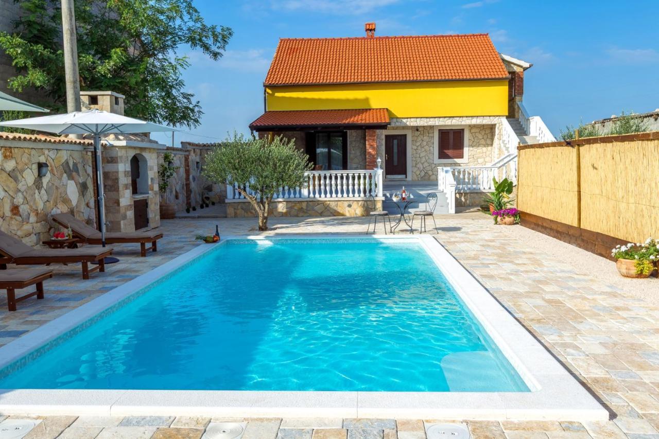 Holiday Home Iva With Pool Sukošan Exteriér fotografie