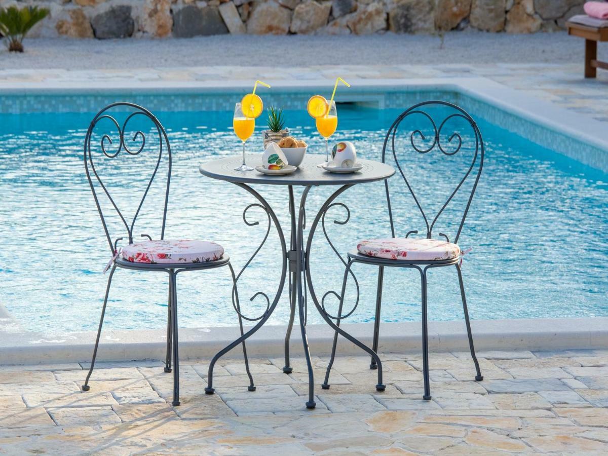 Holiday Home Iva With Pool Sukošan Exteriér fotografie
