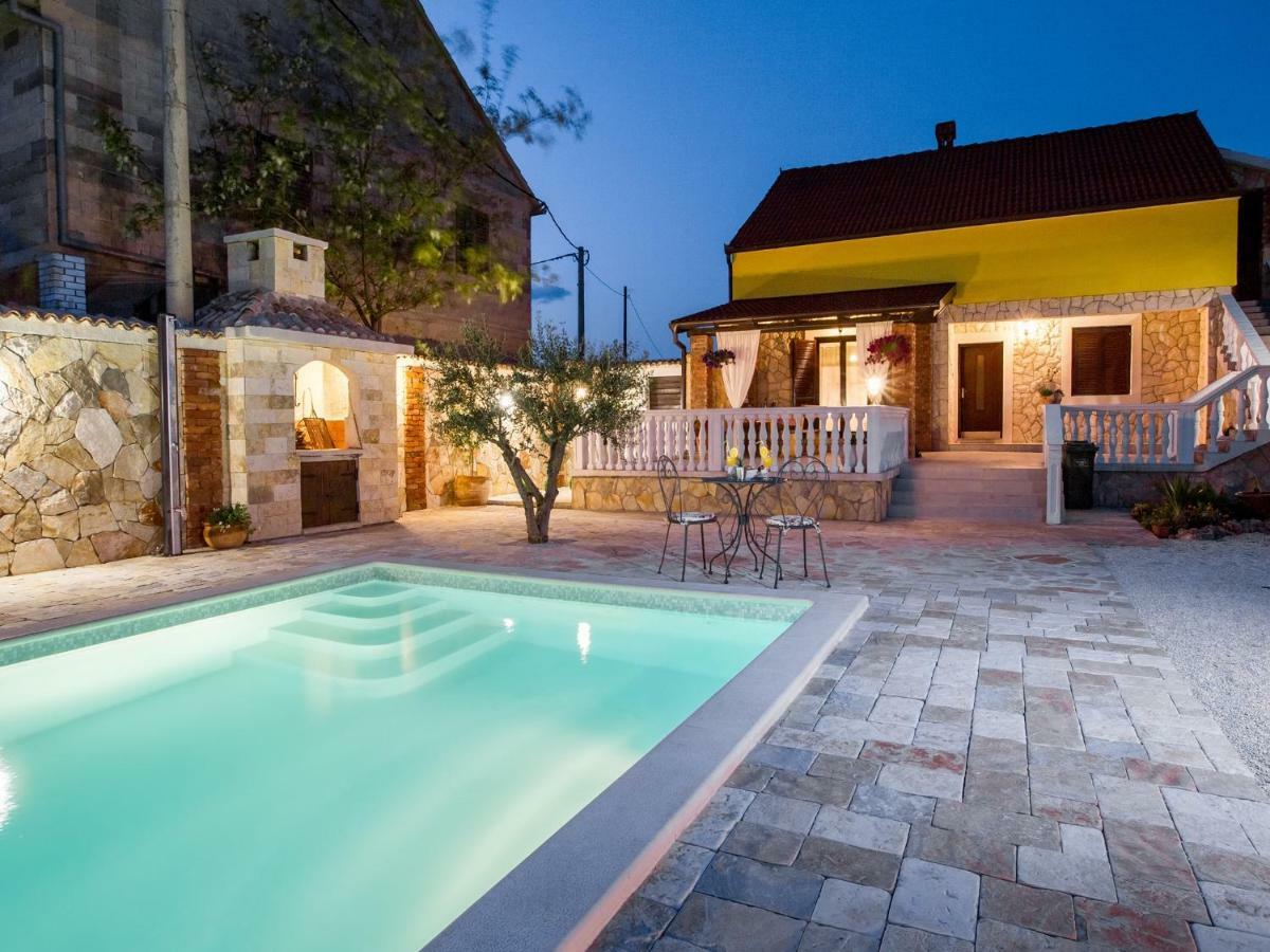 Holiday Home Iva With Pool Sukošan Exteriér fotografie