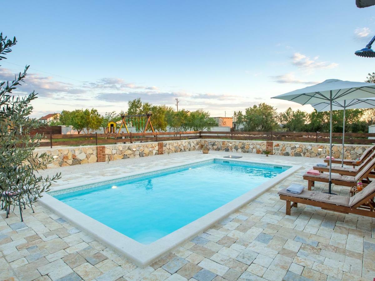 Holiday Home Iva With Pool Sukošan Exteriér fotografie